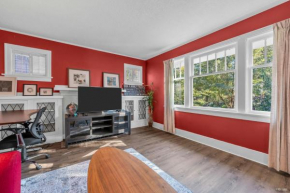Comfort two bedrooms in main floor